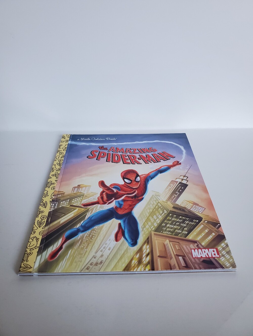 Marvel The Amazing Spider-Man Kids Book - Red & Blue Cover Preowned